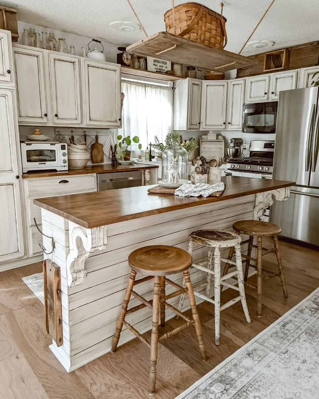 Warm Farmhouse Kitchen Island